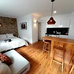 Covil's Haus Apartament *